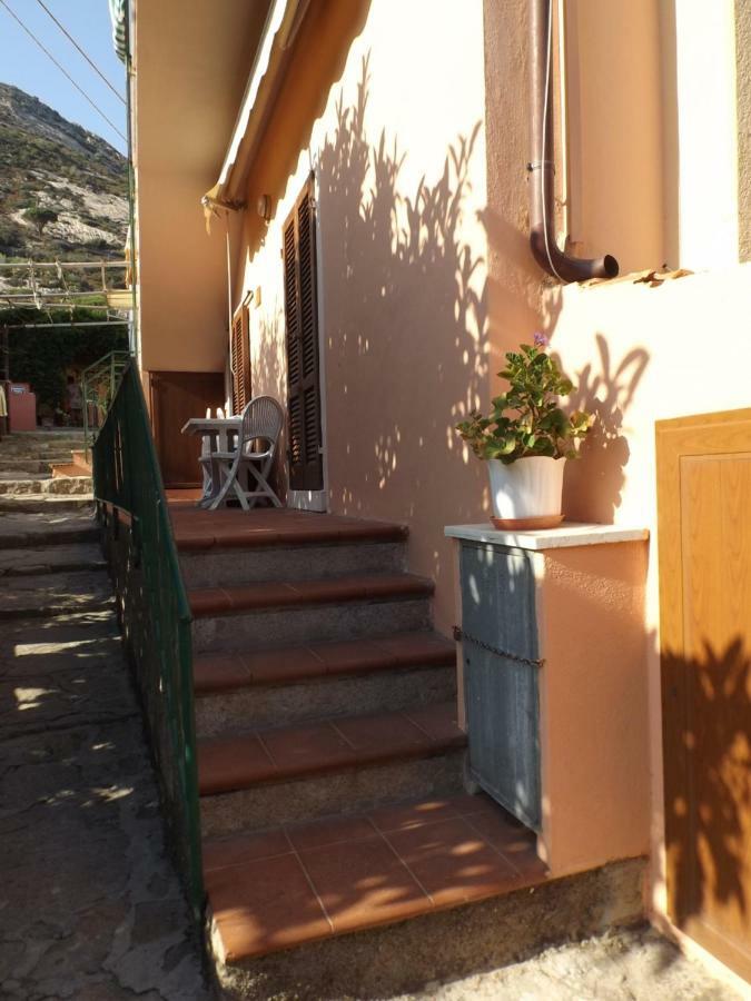 Appartamento Il Girasole Pomonte Kültér fotó